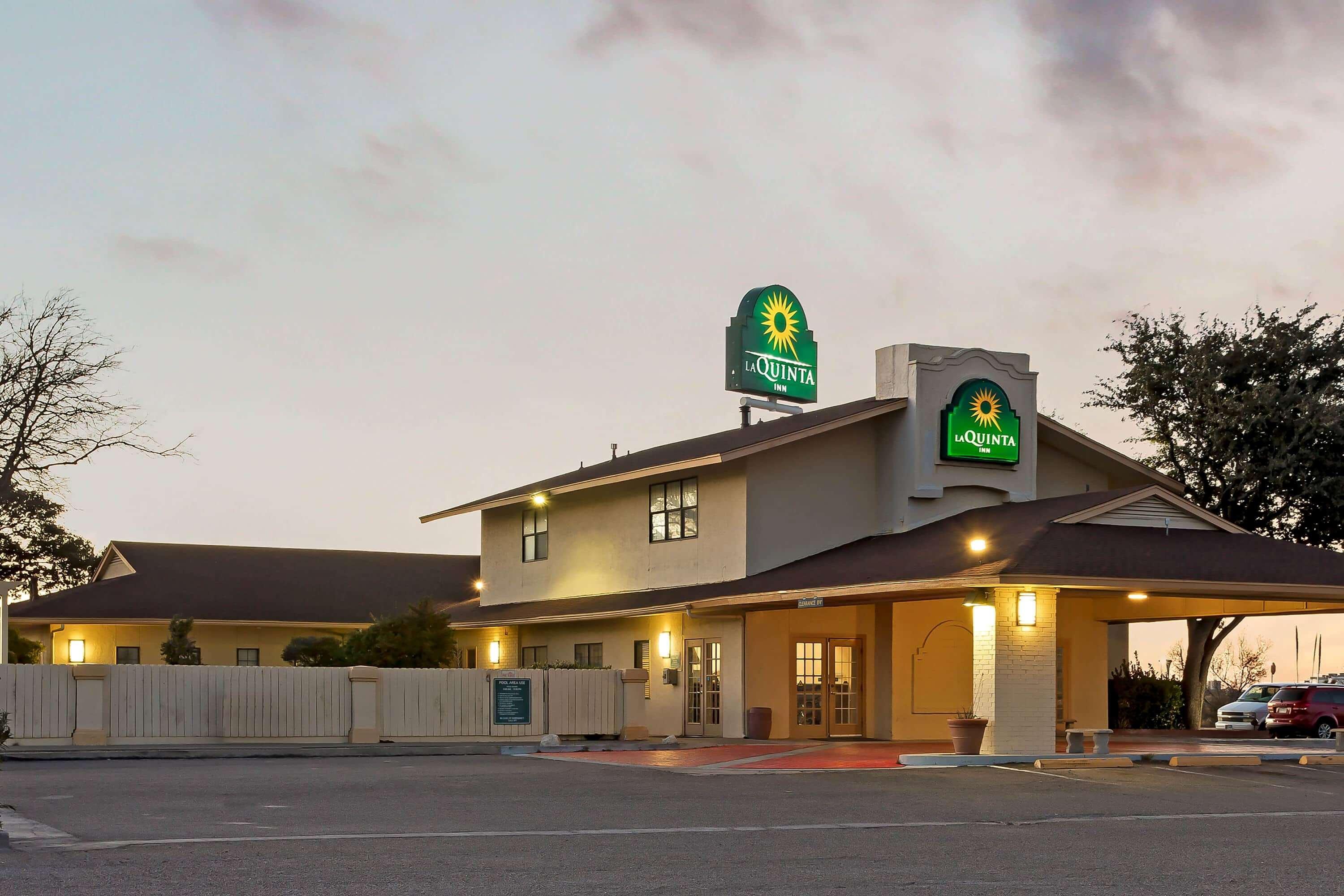 Baymont By Wyndham Fort Stockton Exterior photo